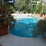 Alojamento de Acomodação e Pequeno-almoço B&B Cottage Dei Consoli 3*