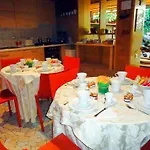 Alojamento de Acomodação e Pequeno-almoço B&B Cottage Dei Consoli