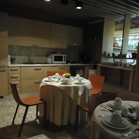 Alojamento de Acomodação e Pequeno-almoço B&B Cottage Dei Consoli